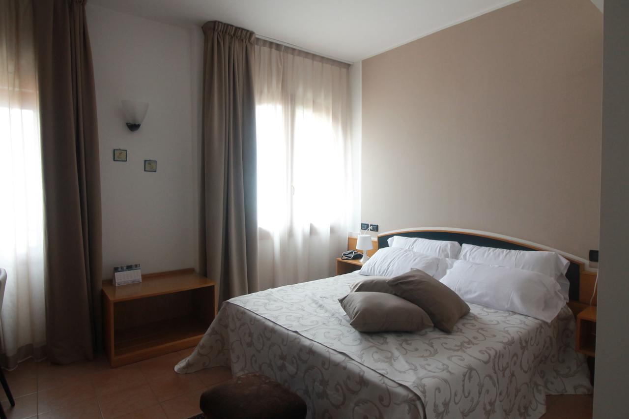 Hotel Ristorante Sensole Sulzano Bagian luar foto